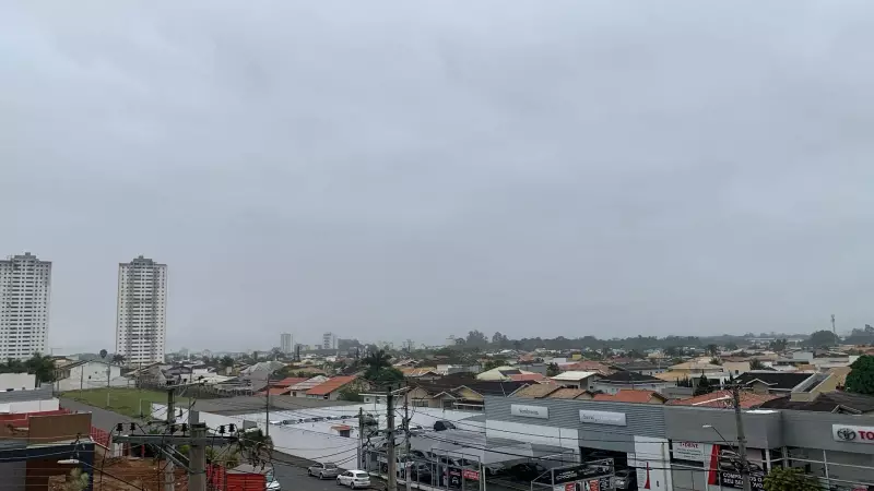 Frente fria chega ao Vale do Paraíba: semana começa com temperaturas baixas e chance de chuva