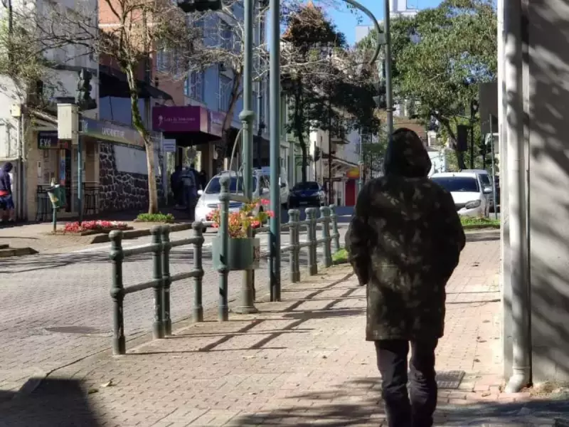 Frio intenso em Blumenau: sensação térmica chega a 0°C e risco de geada