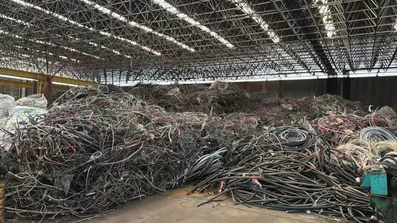 Furto de cabos de energia no RJ em 2025: quantidade roubada daria 32 voltas na Terra