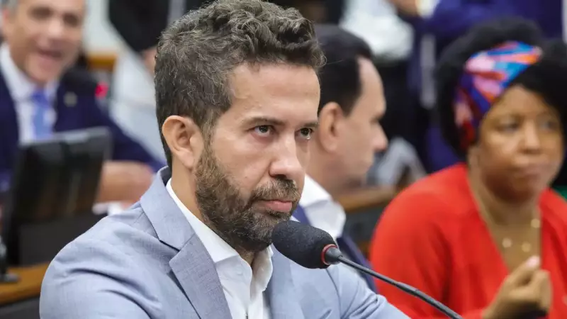 Fux exige que Janones apresente comprovante de pagamento de multa por suposta rachadinha