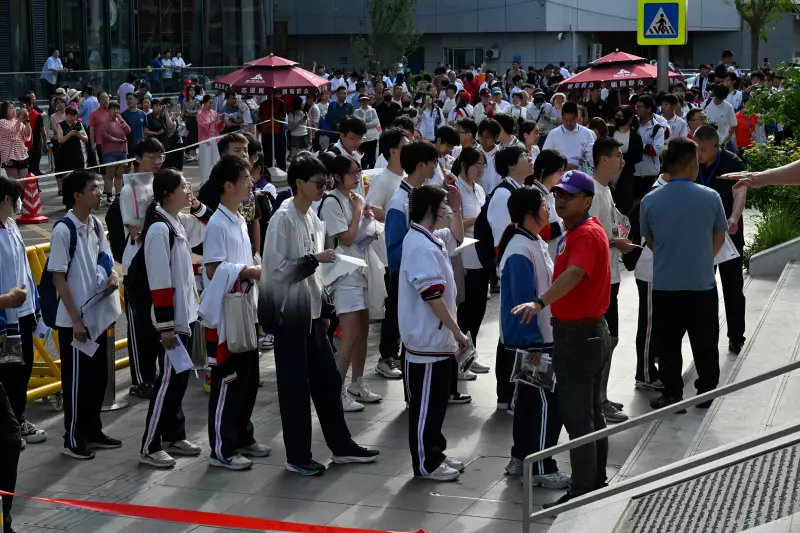 Gaokao 2025: China impõe bloqueio de apps e silêncio nas ruas durante maior vestibular do mundo