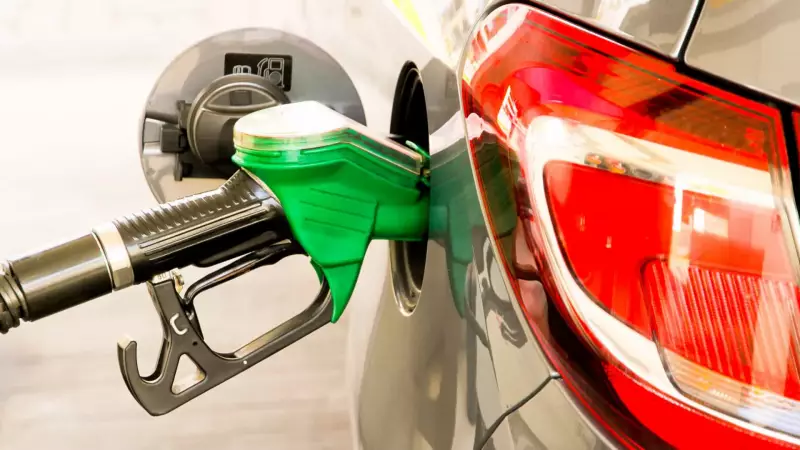 Gasolina e diesel no Brasil: maior defasagem desde janeiro com alta do petróleo