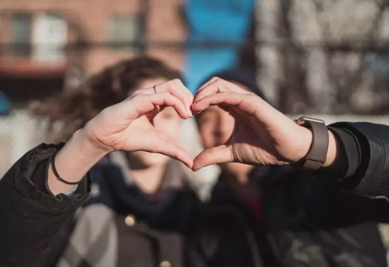 Geração Z e o desafio do amor: por que os jovens estão repensando o namoro?