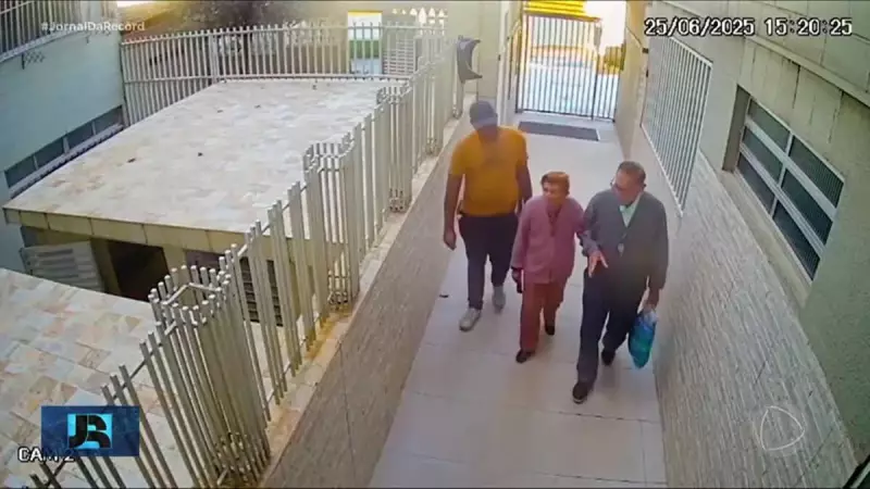 Golpistas se disfarçam de prestadores de serviço para roubar cartões de idosos — saiba como se proteger