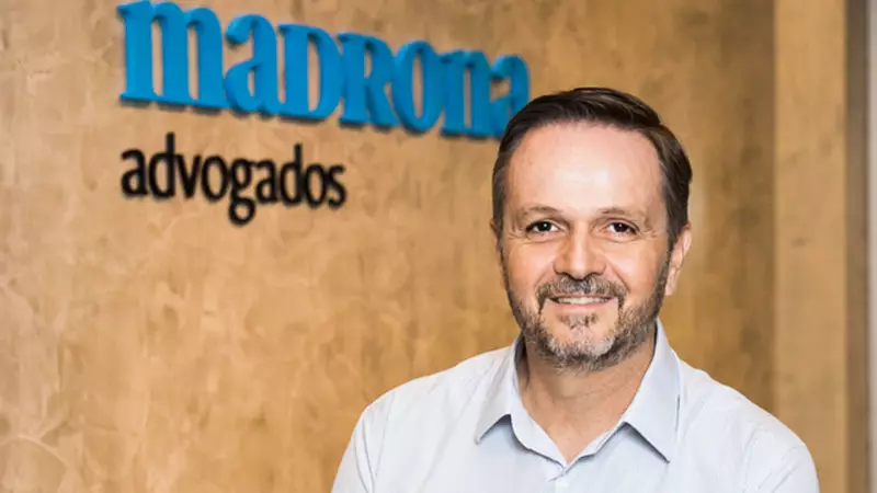 Governo age na calada da noite: críticas de Paulo Bento à falta de transparência