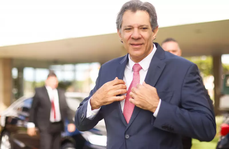 Governo estuda pacote de medidas para compensar mudanças no IOF: entenda o que está em jogo