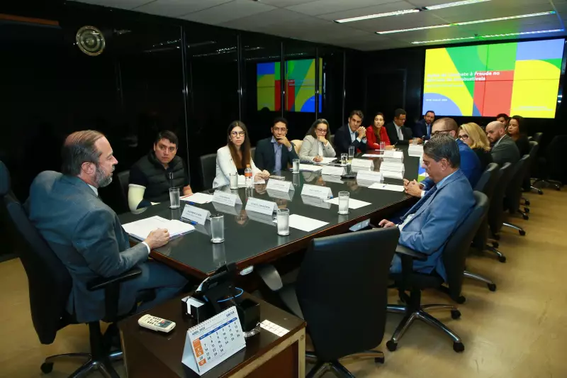 Governo mobiliza esforços para reduzir preço da gasolina e aliviar bolso do consumidor