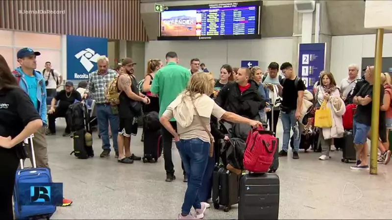 Greve de auditores fiscais paralisa aeroportos do Rio: passageiros enfrentam filas de até 5 horas
