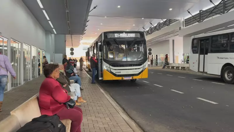 Greve de funcionários e ônibus danificados causam caos no transporte público de Botucatu