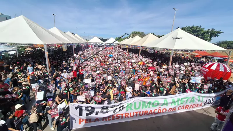 Greve de professores no DF completa nove dias: entenda os motivos e impactos