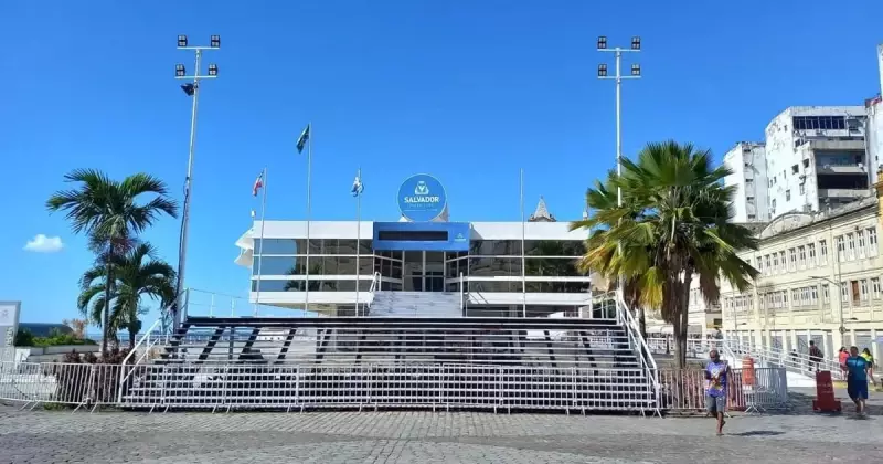 Greve de servidores municipais em Salvador chega ao fim após negociação