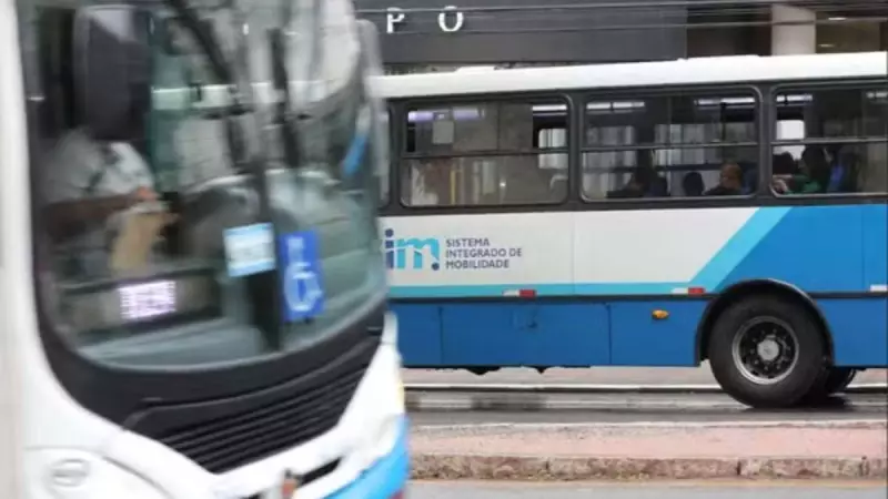 Greve de vans paralisa transporte coletivo em Florianópolis: saiba como ficam os trajetos