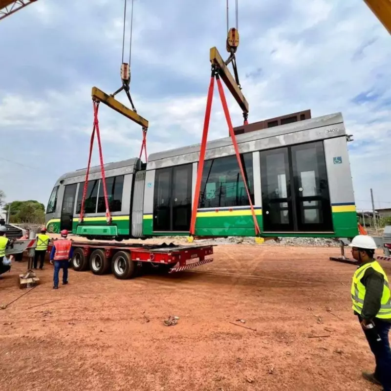 Greve geral paralisa obras do VLT na Bahia: trabalhadores da construção pesada reivindicam direitos