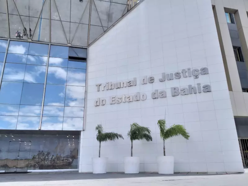 Greve no TJ-BA: Servidores param em protesto por melhores condições de trabalho