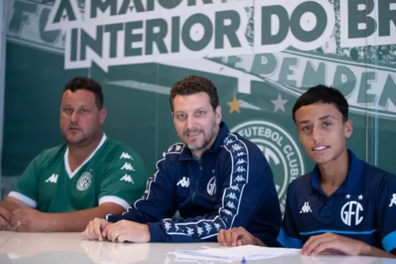 Guarani renova com jovem promessa de 14 anos que já treina com o time profissional