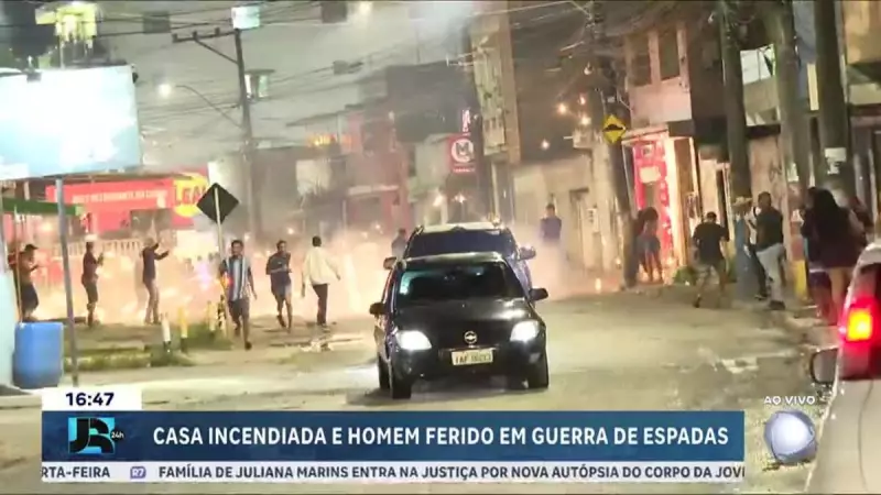 Guerra de espadas assusta moradores em Salvador: violência urbana em cena