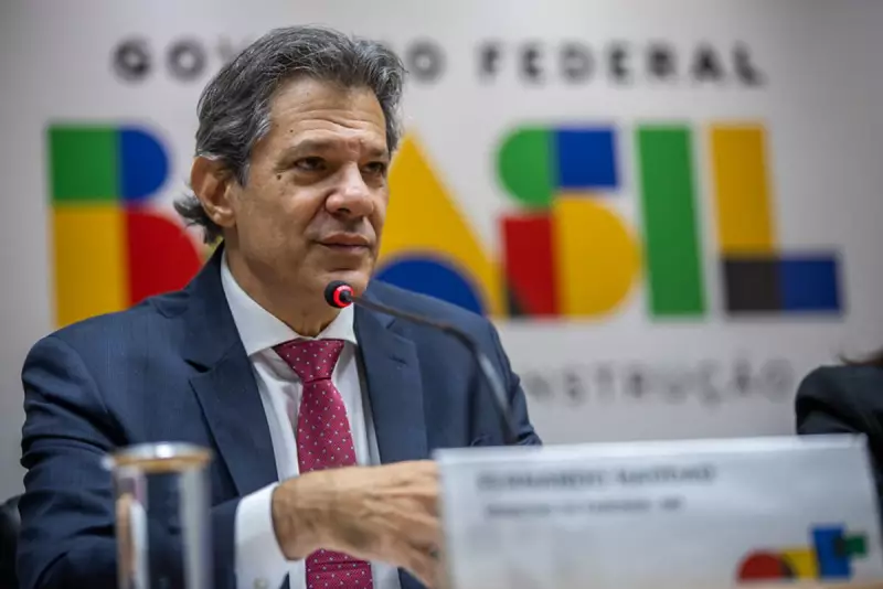 Haddad alerta: juros altos são obstáculo ao crescimento econômico do Brasil