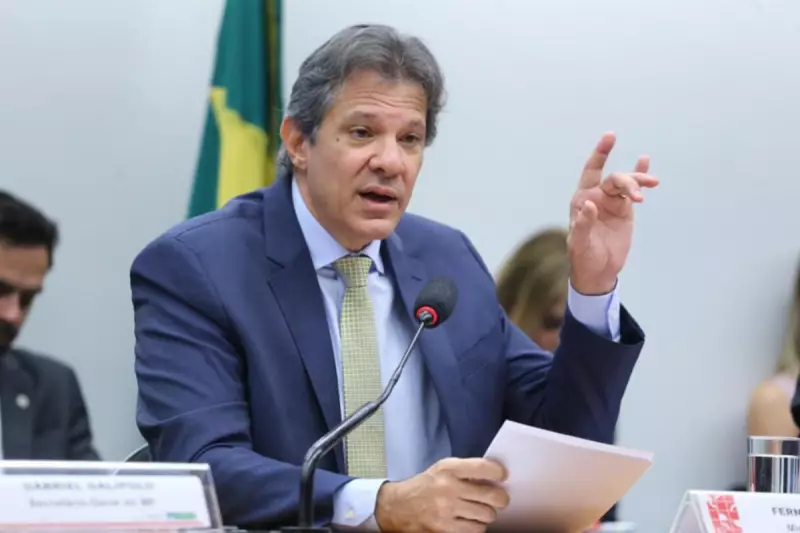 Haddad busca alternativas ao IOF e propõe revisão de renúncias fiscais e BPC
