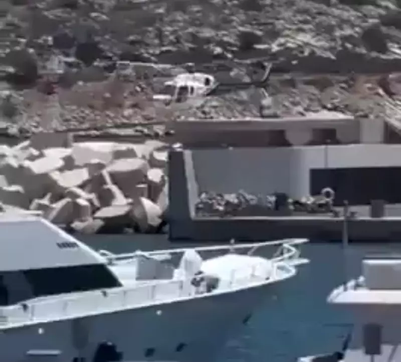 Helicóptero cai em marina na Grécia após falha mecânica: veja o vídeo impressionante