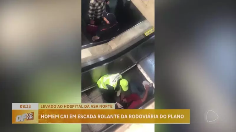 Homem cai de escada rolante na Rodoviária de Brasília e é socorrido por brigadistas