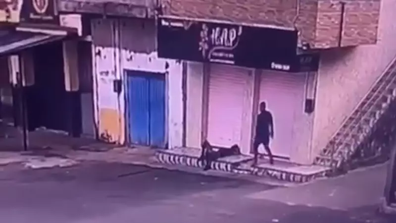 Homem é assassinado a tiros no Coroadinho, em São Luís: vítima estava deitada na calçada