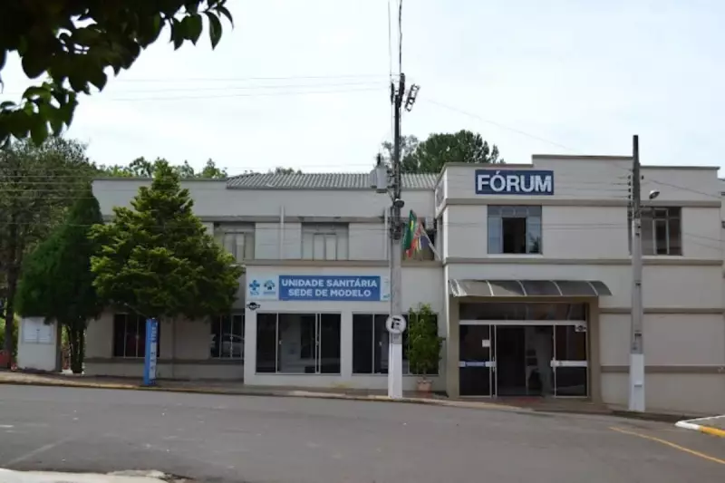 Homem é condenado por tentativa de homicídio com facão em frente ao fórum de SC