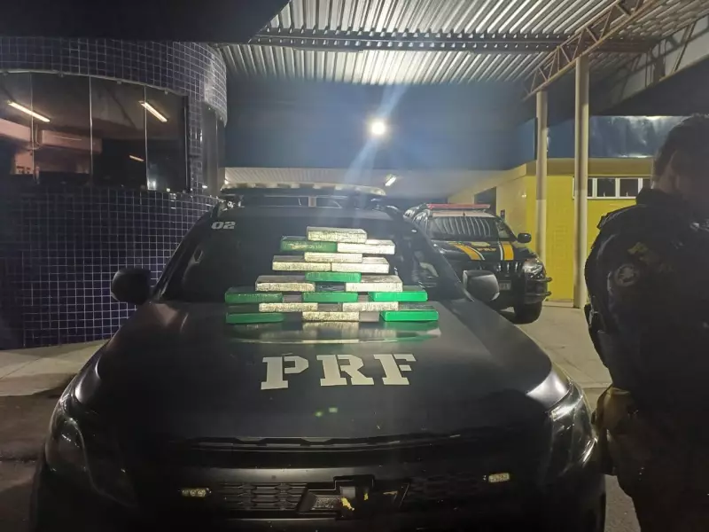Homem é flagrado com 17 kg de cocaína escondidos em carro na BR-304, próximo a Natal