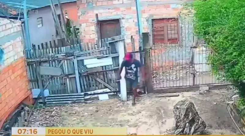 Homem é flagrado furtando material de construção em Santarém, PA — veja detalhes