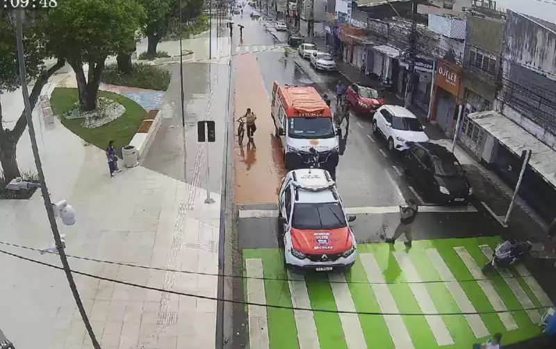 Homem é preso após câmera de segurança flagrar agressão no centro de Maceió