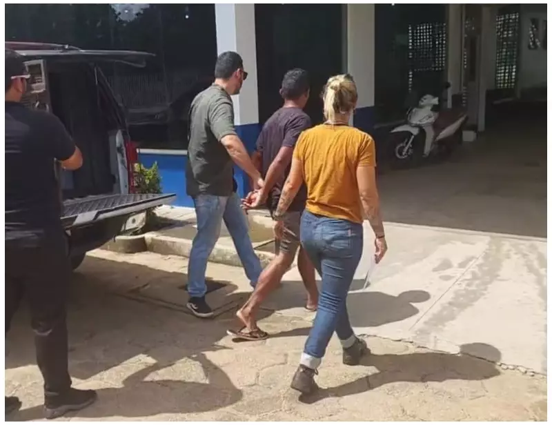 Homem é preso após esfaquear ex-companheira dentro de barco no Amazonas
