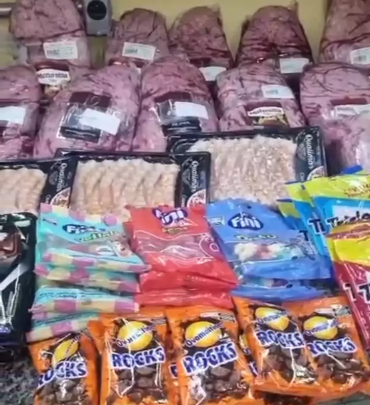 Homem é preso após furtar 23 kg de picanha em supermercado de Petrópolis
