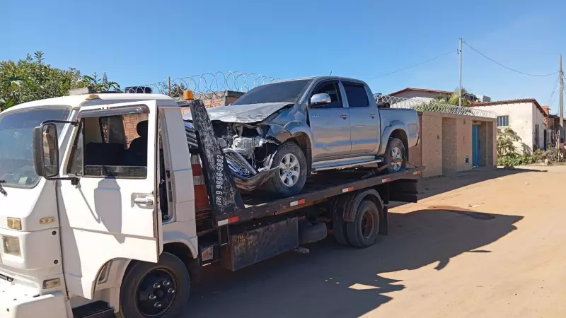 Homem é preso após perseguição e tentativa de atropelar policiais em Curral de Dentro