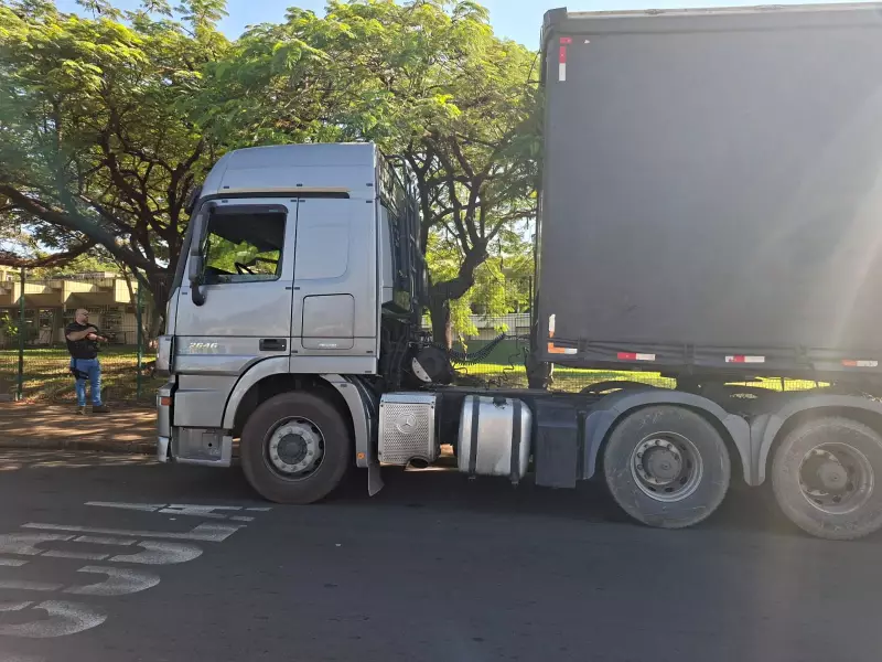 Homem é preso com 200 kg de cocaína escondidos em parede falsa de caminhão em Limeira