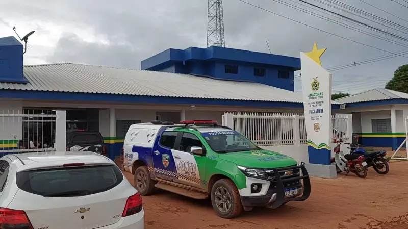 Homem esconde revólver na mochila da filha para despistar polícia e é preso no Amazonas
