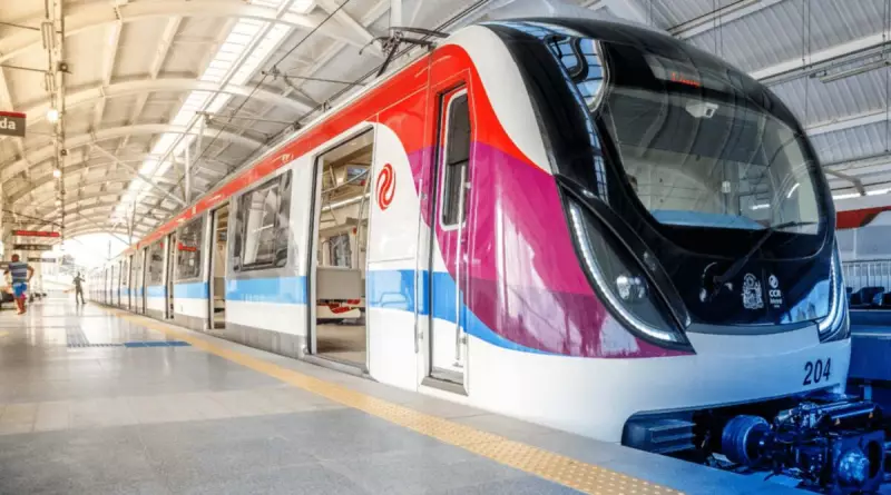Homem fica gravemente ferido após ficar preso entre trem e plataforma no metrô
