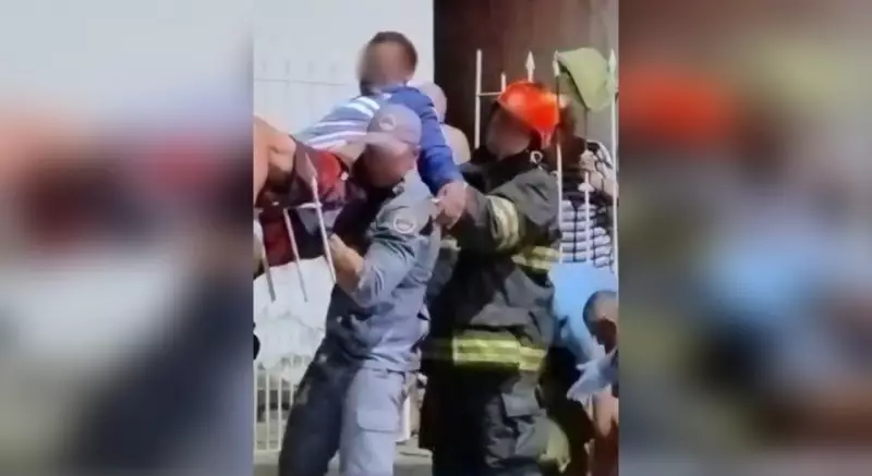 Homem fica preso em lanças de metal ao tentar pular portão em Itu; veja o vídeo