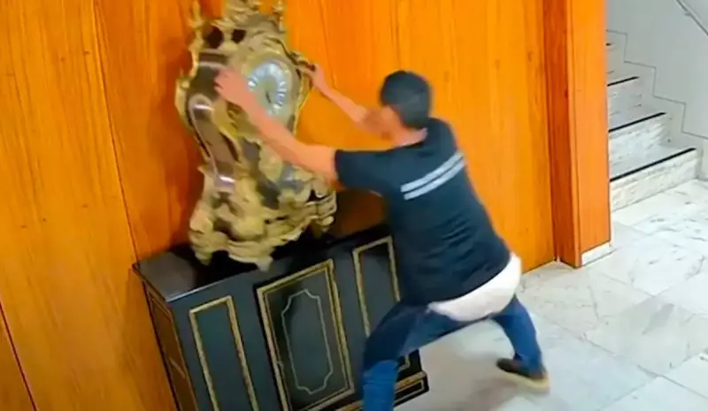 Homem que destruiu relógio histórico em 1981 é preso novamente em Goiás