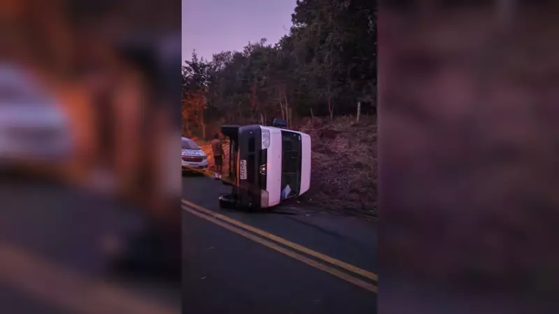 Homem rouba van da Prefeitura de Botucatu, capota na estrada e é preso em flagrante