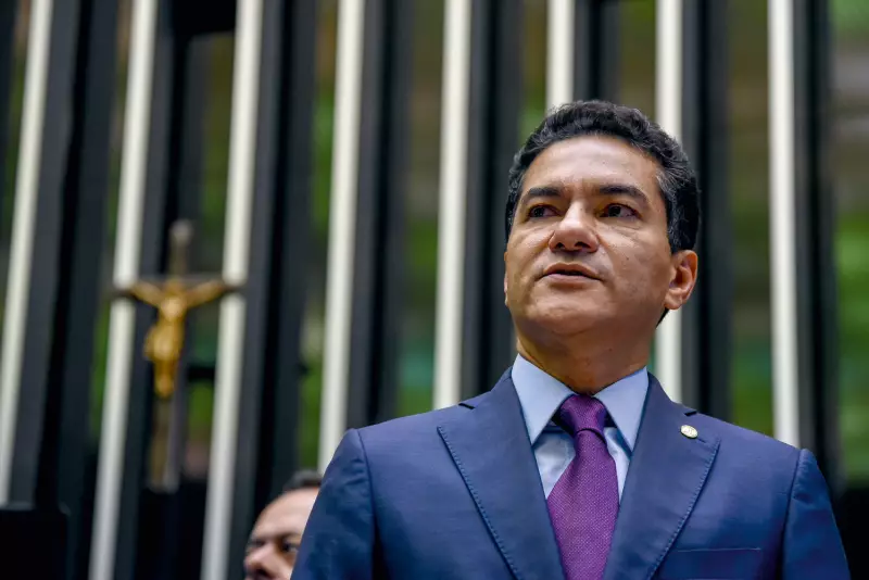 Hugo Motta Presenteia Marcos Pereira na Câmara: O que Está Por Trás do Gestão?