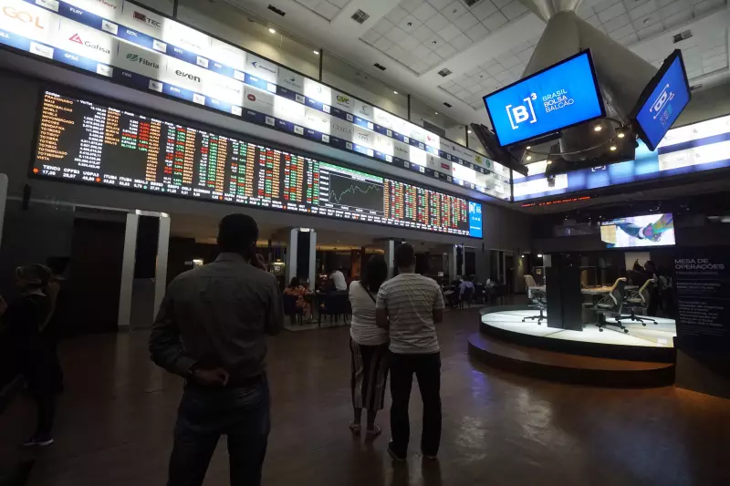 Ibovespa dispara e dólar cai com trégua no Oriente Médio e ata do Copom: entenda os impactos