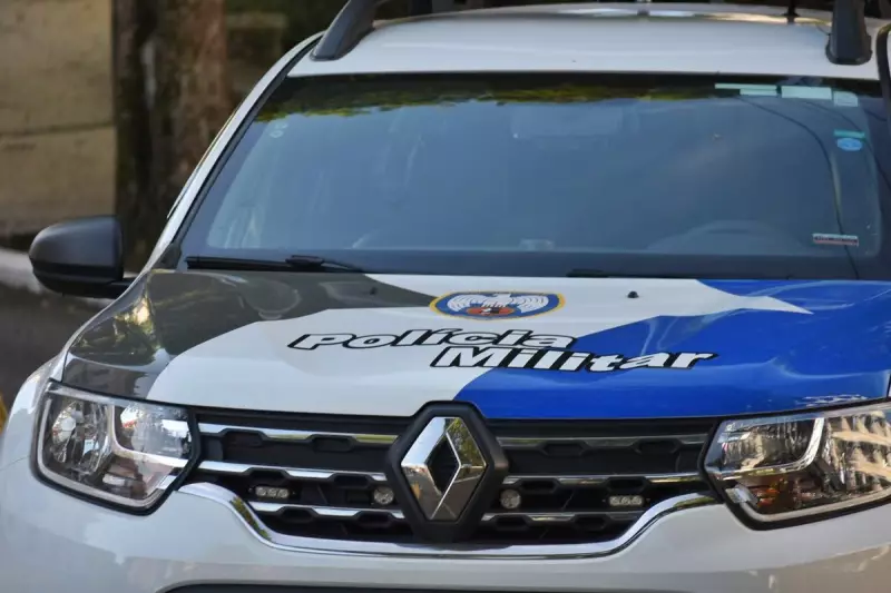 Idoso é preso após agredir ex-mulher na frente da filha em Vitória — Veja detalhes