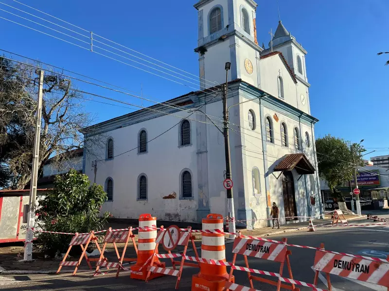 Igreja centenária de Itapetininga recebe reparos emergenciais após um ano interditada
