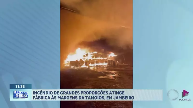 Incêndio de grandes proporções atinge fábrica às margens da Rodovia Tamoios em Jambeiro, SP