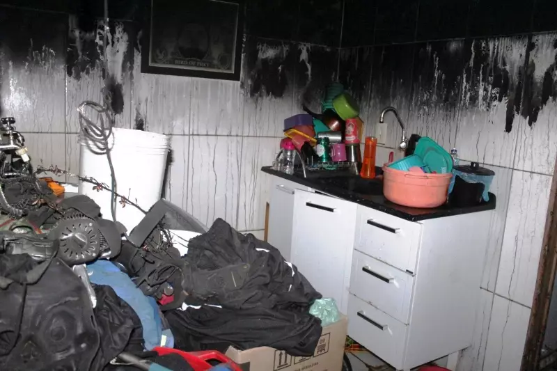Incêndio em residência no interior de SP deixa adolescente ferido e cachorro morto
