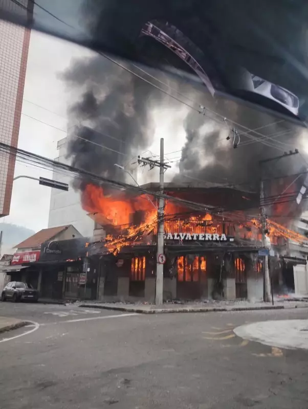 Incêndio em restaurante de Juiz de Fora teve origem na rede elétrica, aponta polícia