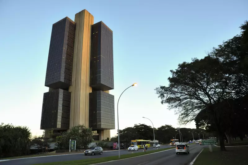 Inflação em 2025: BC projeta índice de 4,9%, acima do teto da meta