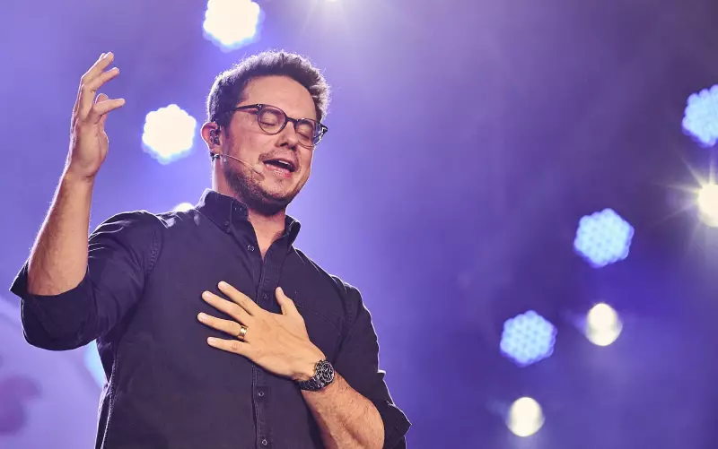 Influenciador evangélico Deive Leonardo anima última semana da Festa Junina de Votorantim