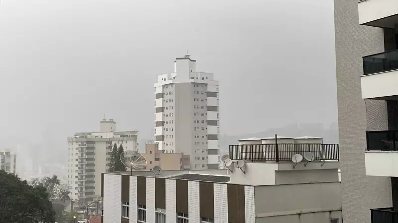 Inverno chega com tudo em Juiz de Fora: temperaturas caem para 7°C e alerta para declínio acentuado