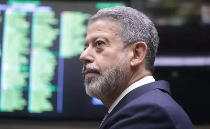 Isenção do IR enfrenta atraso após desgaste com projeto do IOF: entenda o impasse