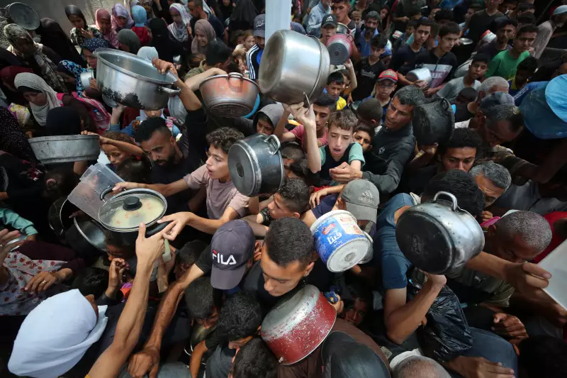 Israel dispara próximo a centro humanitário e mata pelo menos 25 pessoas em Gaza